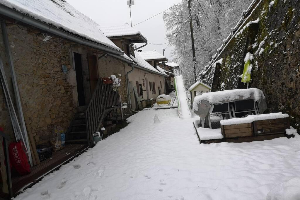 Le Portougais, chalet à Chanaz, la petite Venise savoyarde Exterior foto